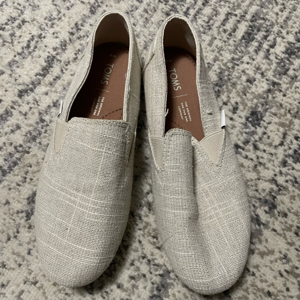 TOMS Women's Cream Metallic Thread Slip-On Flats Size 8 EUC